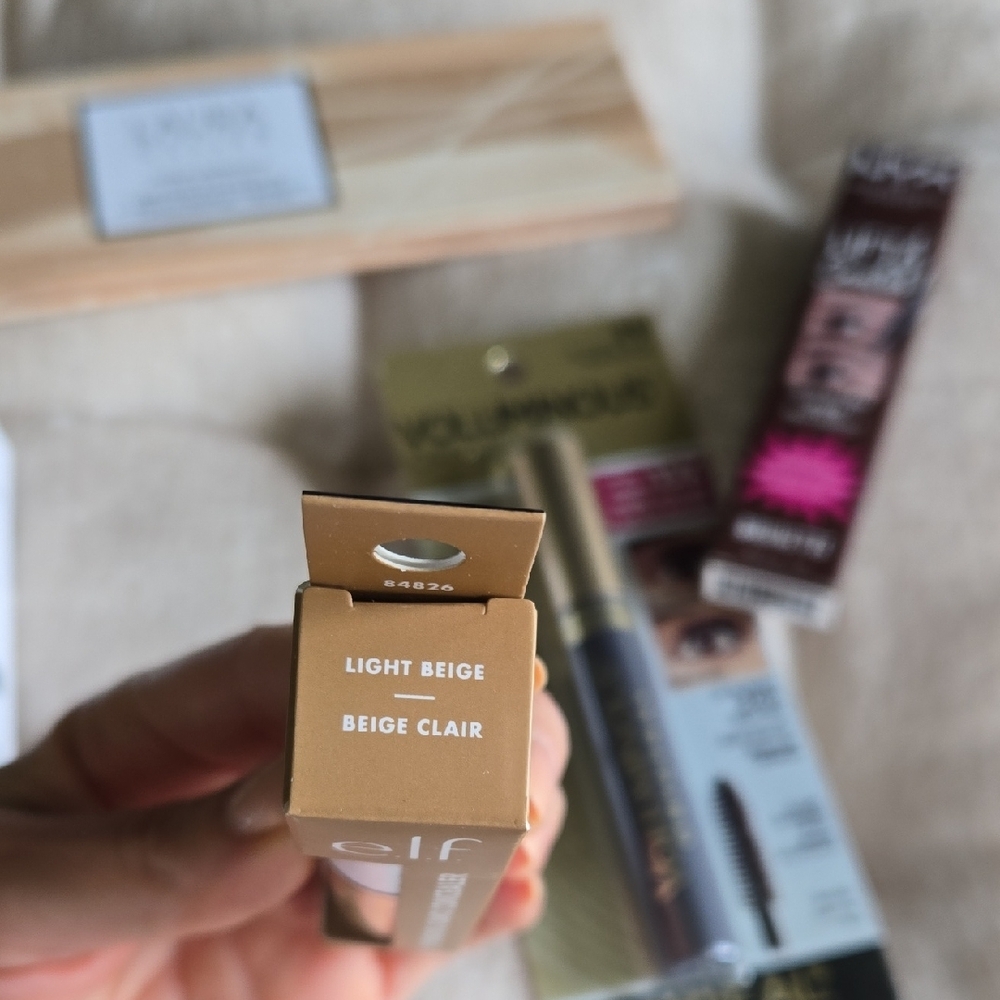 NEW Makeup Bundle - Picture 3 of 7